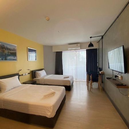 Dluxx Thammasat Hotel Pathum Thani Exterior foto