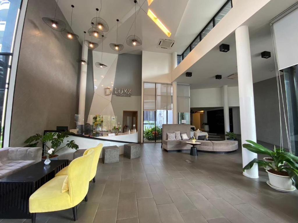 Dluxx Thammasat Hotel Pathum Thani Exterior foto