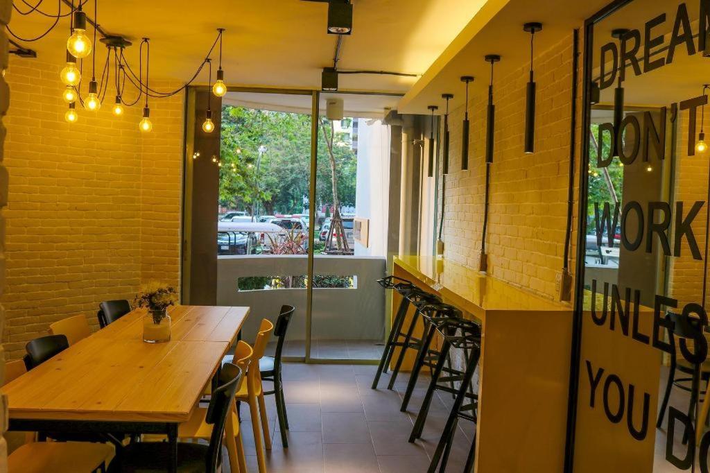 Dluxx Thammasat Hotel Pathum Thani Exterior foto