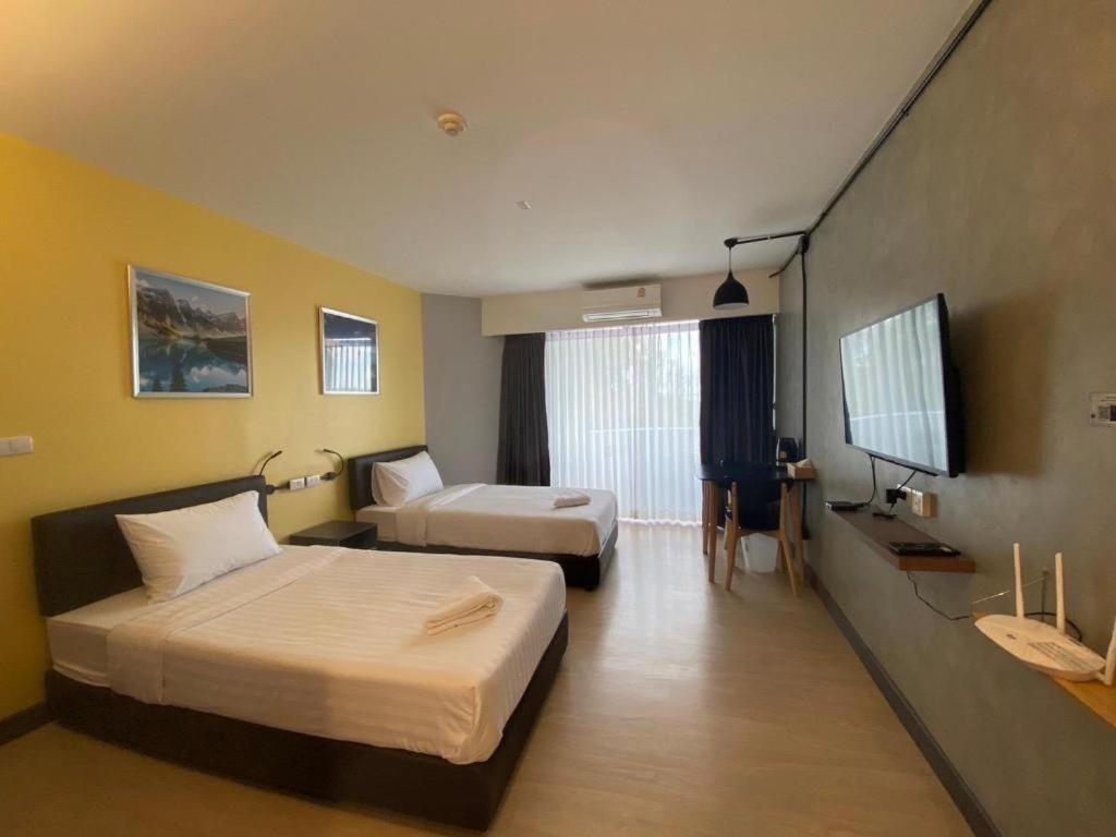 Dluxx Thammasat Hotel Pathum Thani Exterior foto